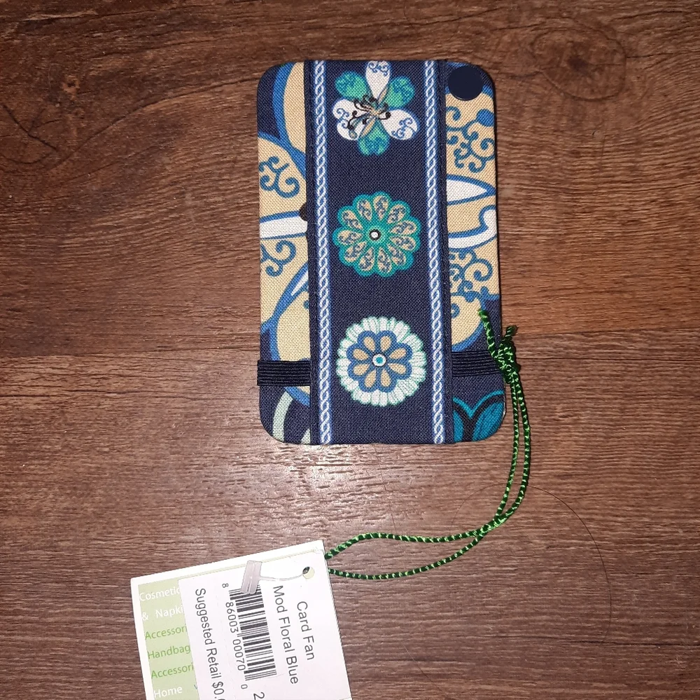 Vera Bradley Floral Pattern Card Fan- Mod Floral Blue - Picture 2 of 4